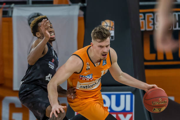 次在关键比 次在关键比